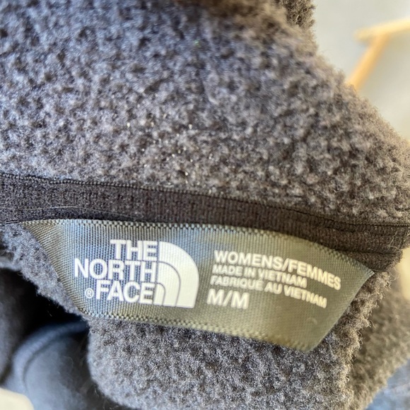 North Face Zip Front - Picture 2 of 5